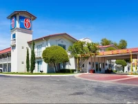 Motel 6 Dallas Market Center 