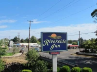 Riverside Inn & Suites 