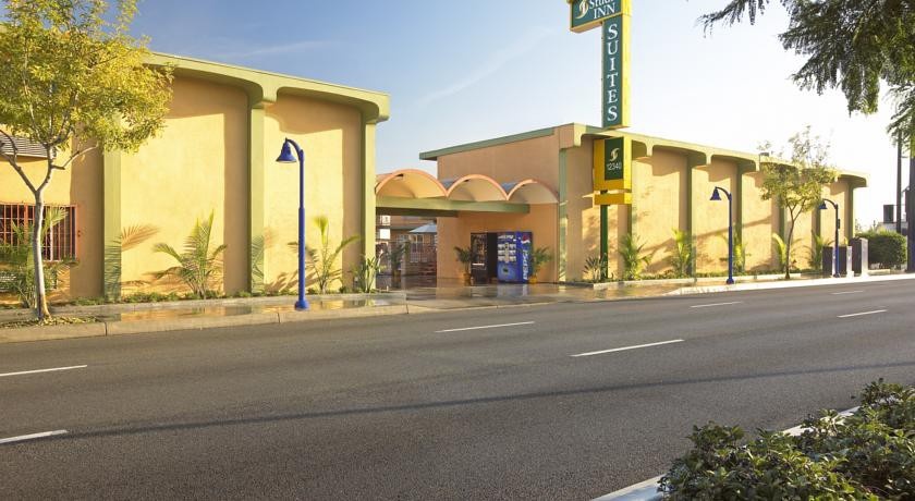 Studio Inn & Suites Downey 