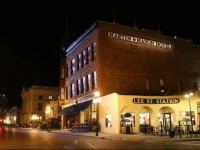 Martin & Mason Hotel 