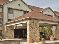 La Quinta Inn & Suites Milwaukee Delafield 