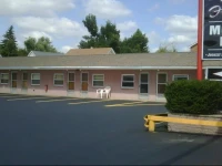 Pink Fountain Motor Inn 