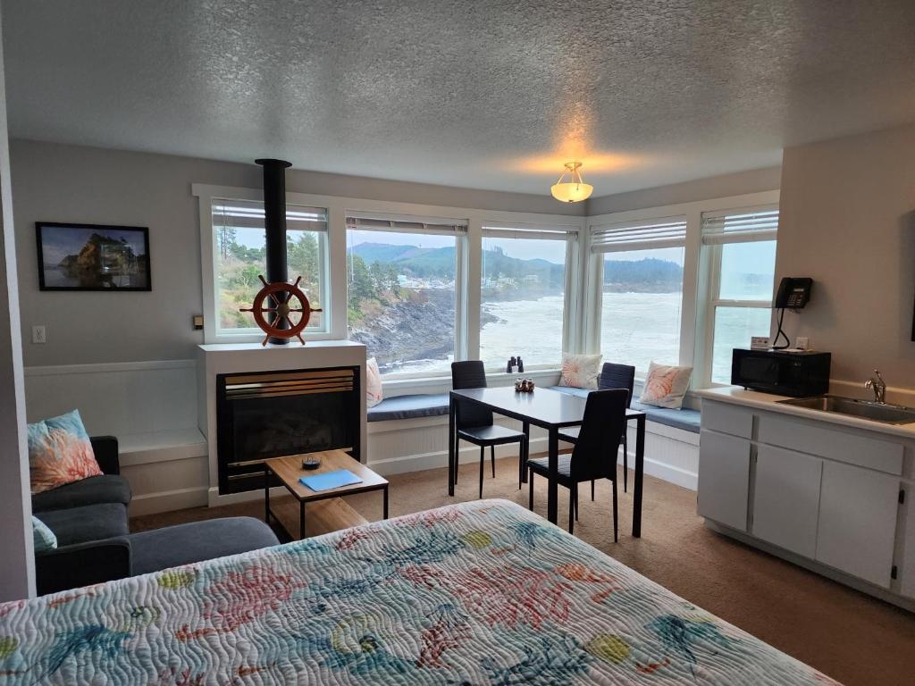 Inn at Arch Rock 