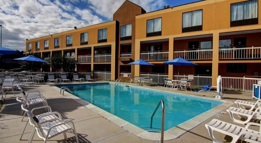 Quality Inn Duluth 2*