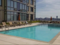 Ultra Modern Suites Facing Manhattan Skyline 
