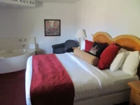 Tivoli Inn And Suites 