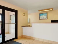 Days Inn & Suites Braunig Lake 