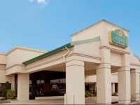 La Quinta Inn & Suites Fairfield, NJ 
