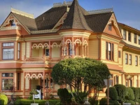 Gingerbread Mansion 