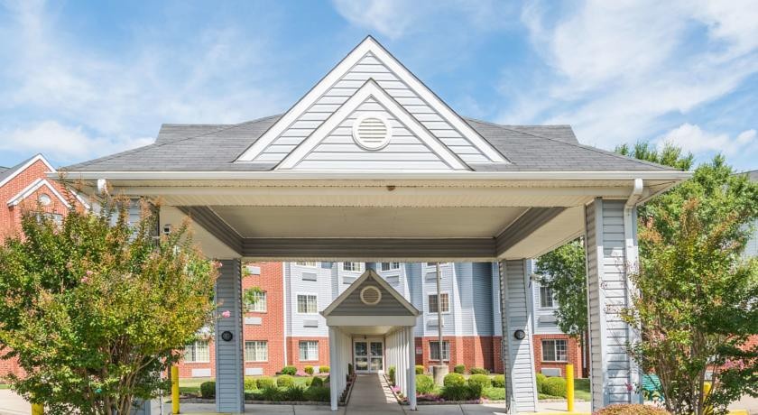 Microtel Inn & Suites by Wyndham Philadelphia Airport 