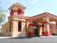 Bell Hotel Inn and Suites 