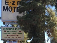 EZ 8 Motel Airporter 