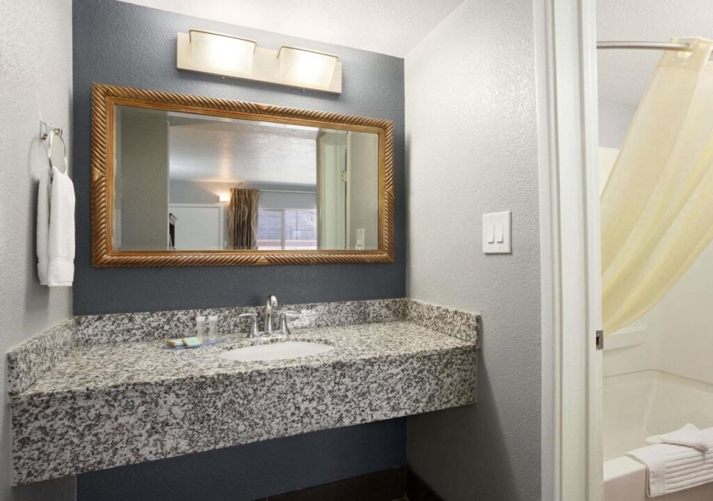 Travelodge Flagstaff East 
