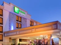 Holiday Inn Express Flint-Campus Area 