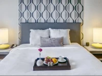 The Executive Hotel at City Center 