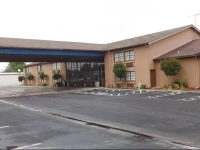 River Valley Inn & Suites 