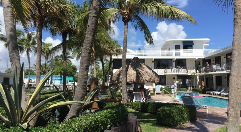 High Noon Beach Resort 