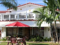 Breakaway Inn Guest House 