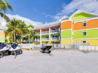 Pierview Hotel and Suites 