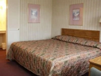 Country Club Inn & Suites 