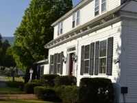 Lovetts Inn 