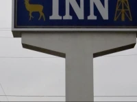 Freer Executive Inn 