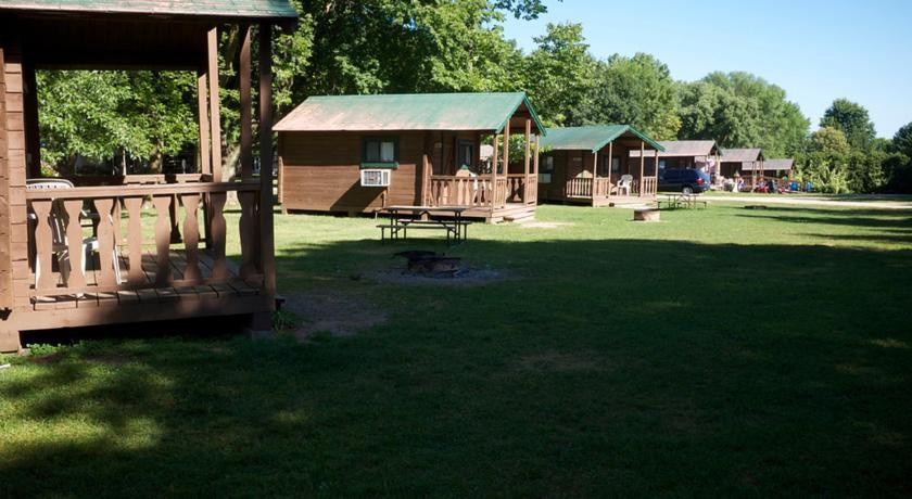 Fremont Jellystone Park Cabin 8 