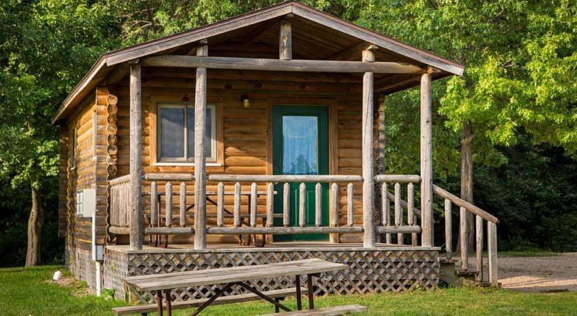 Fremont Jellystone Park Cottage 26 