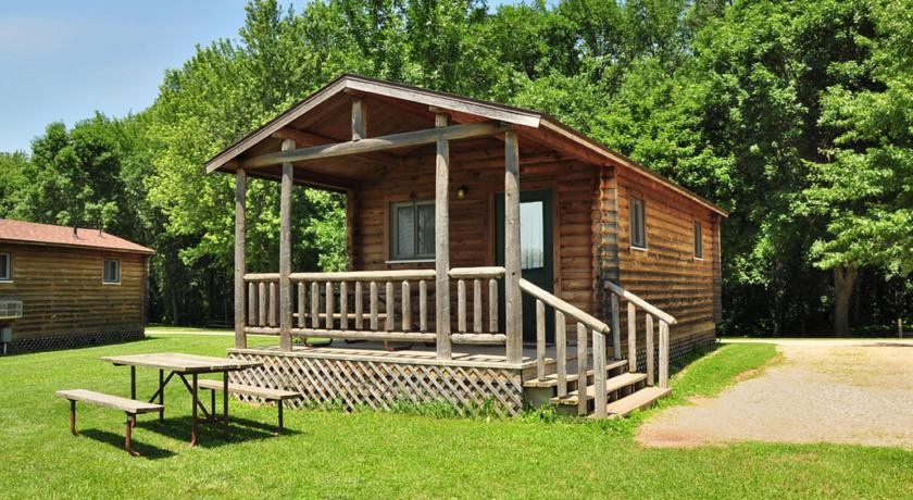 Fremont Jellystone Park Cottage 29 