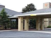 Days Inn & Suites Frostburg 