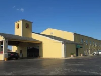 Super 8 Gainesville TX 