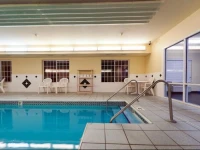Country Inn & Suites Galesburg 