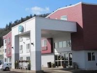 The Garibaldi House Inn and Suites 