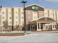 Holiday Inn Express & Suites George West 