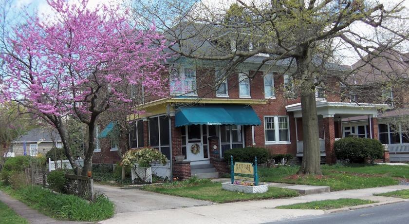 Raphael Inn 