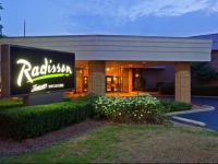 Radisson Milwaukee North Shore 