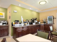 Days Inn and Suites Glenmont/Albany 