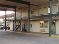 Economy Inn Globe 