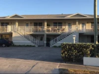 Hollywood by the Sea Suites 
