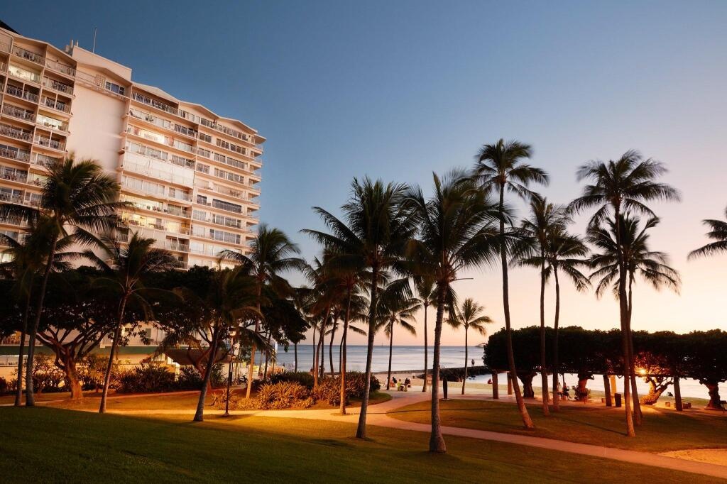 Waikiki Shore by Outrigger 
