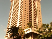 Douglas Waikiki 