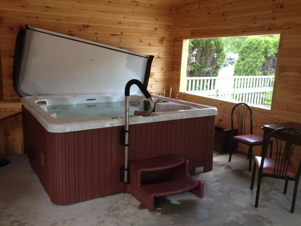 Northern Peaks Motor Inn 