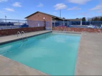 Hilltop Inn and Suites 