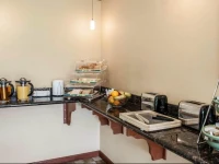 Quality Inn and Suites Greenfield Hotel 