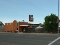 Lariat Motel 