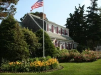 Allen Harbor Breeze Inn and Gardens 