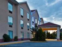 Holiday Inn Express Hotel & Suites Hiawassee 
