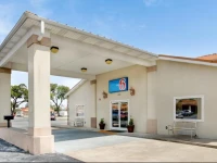 Motel 6 Hinesville GA 