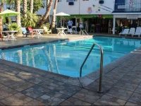 Los Angeles Adventurers All Suite Hotel 