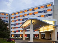 Renaissance Woodbridge Hotel 